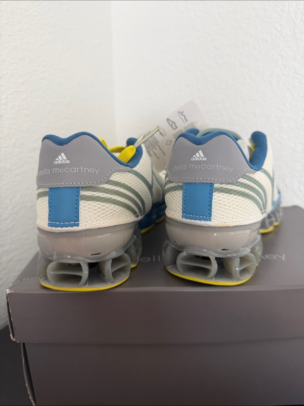Adidas Stella McCartney woman’s philotes Gym Sneakers - size 7 new in box - Picture 2 of 5